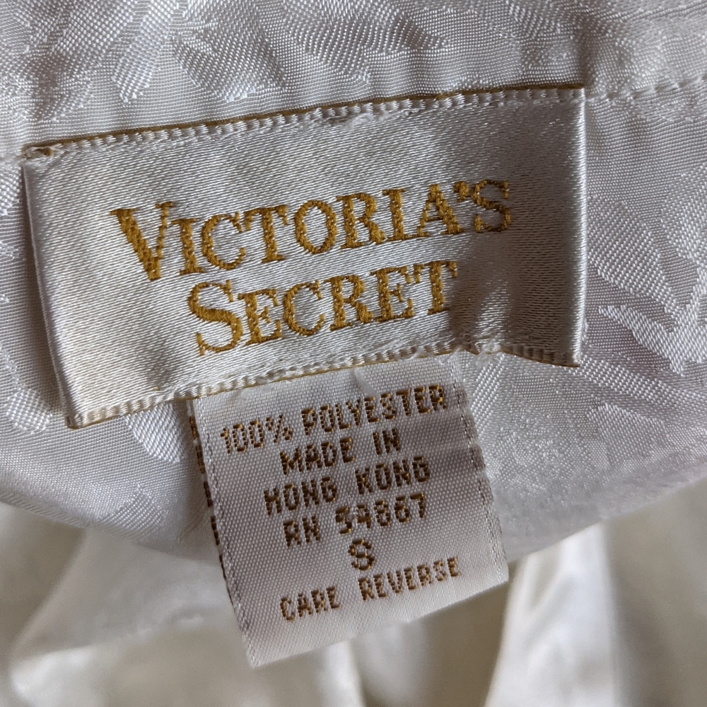 VTG Victoria's Secret Gold Label cream satin oversized nightshirt top - Picture 6 of 6